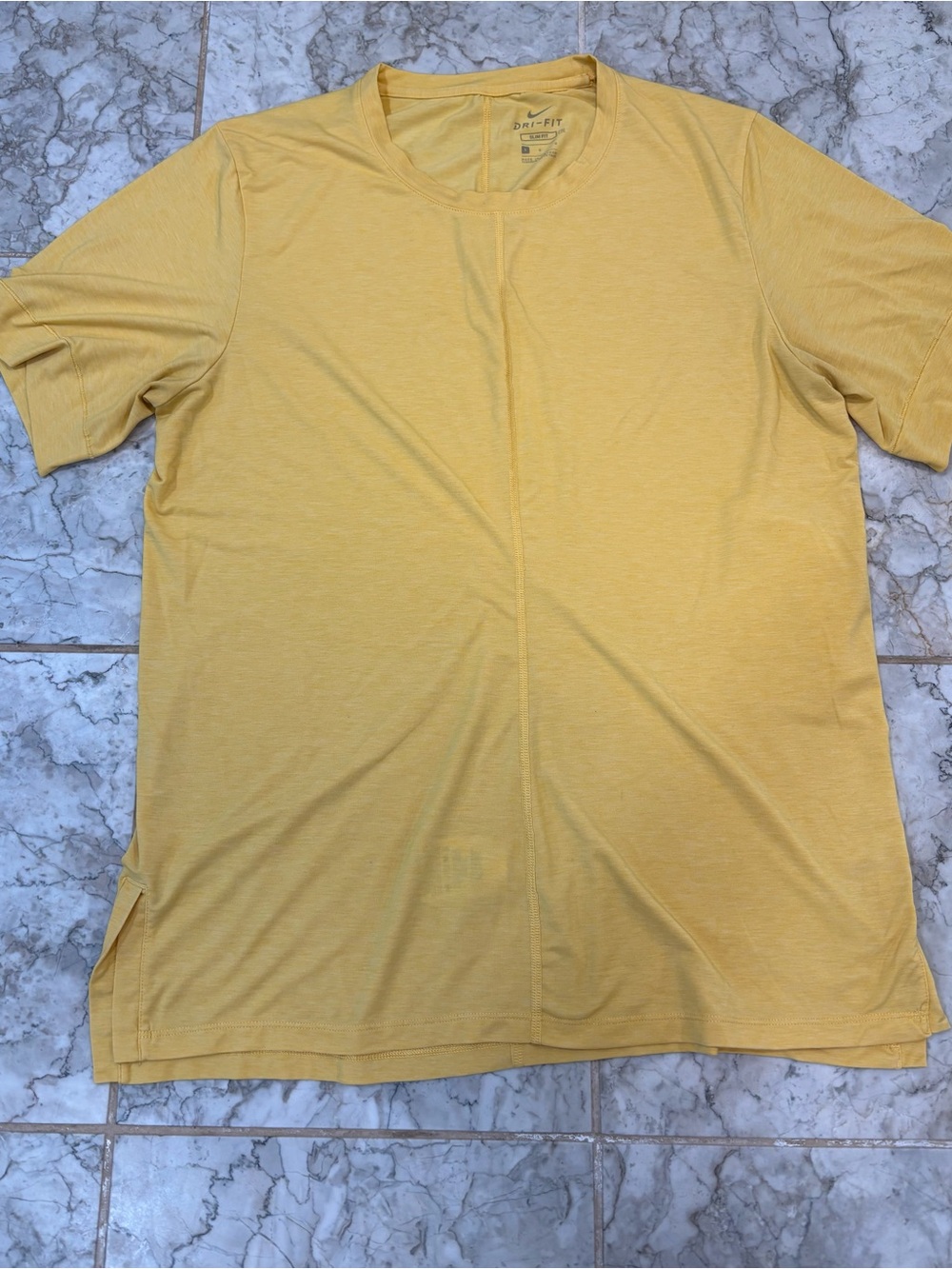 Nike Dri-Fit Women’s Short Sleeve Yellow Athletic Top Size large